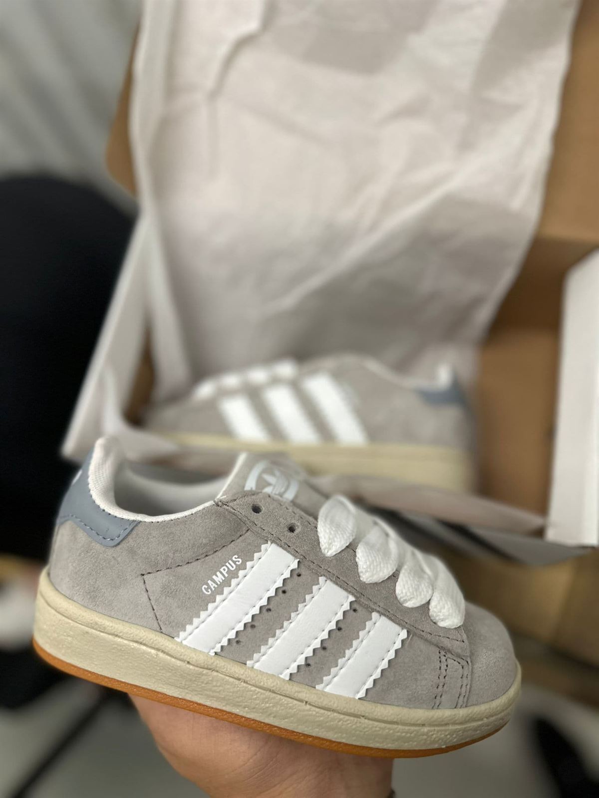 Adidas campus gris para niños - Imagen 1