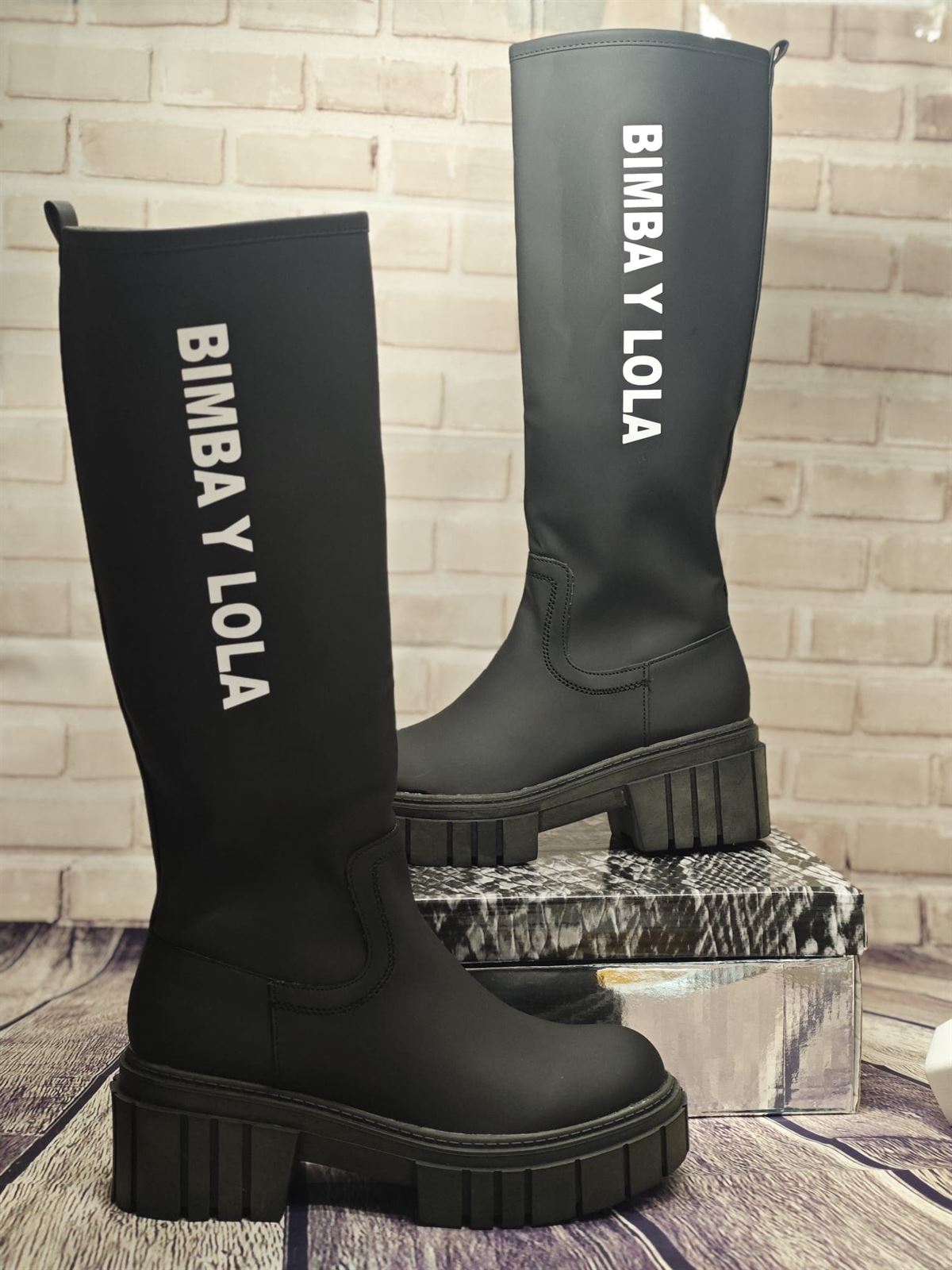 Bota BIMBA&LOLA - Imagen 1