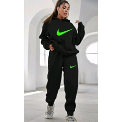 Chándal Nike verde unisex - Imagen 1