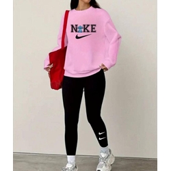Conjunto mujer Nike con Stitch - Imagen 1