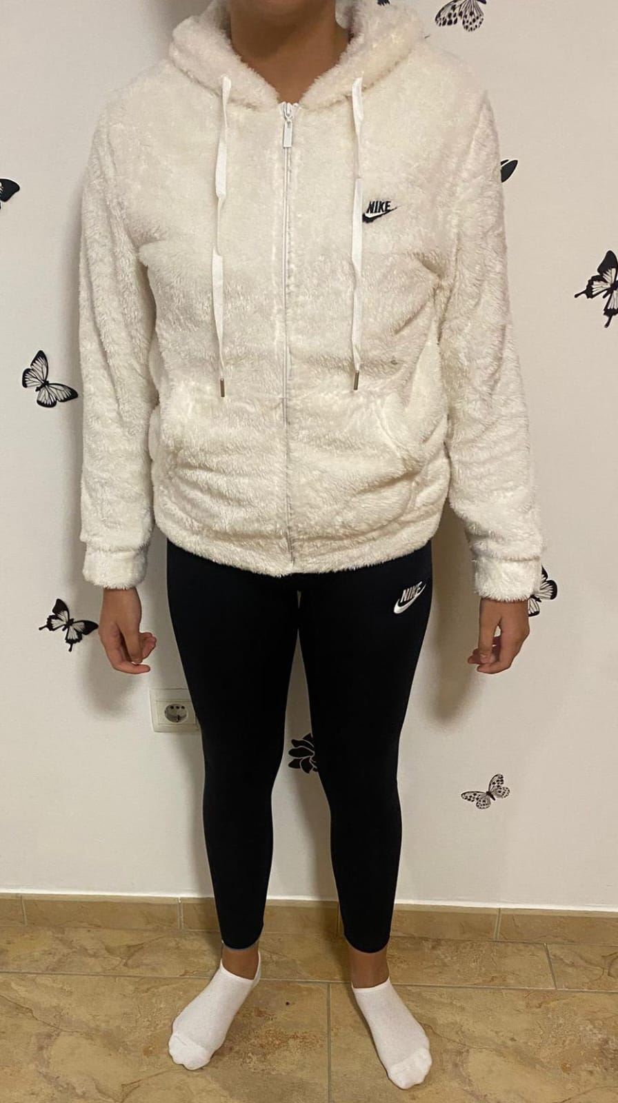 CONJUNTO NIKE BORREGUITO BLANCO - Imagen 1