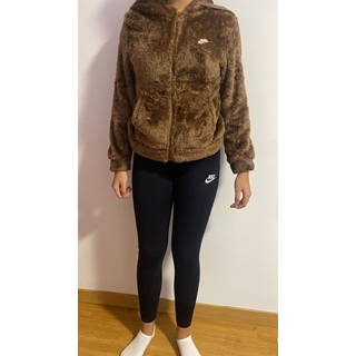 CONJUNTO NIKE BORREGUITO MARRON - Imagen 1