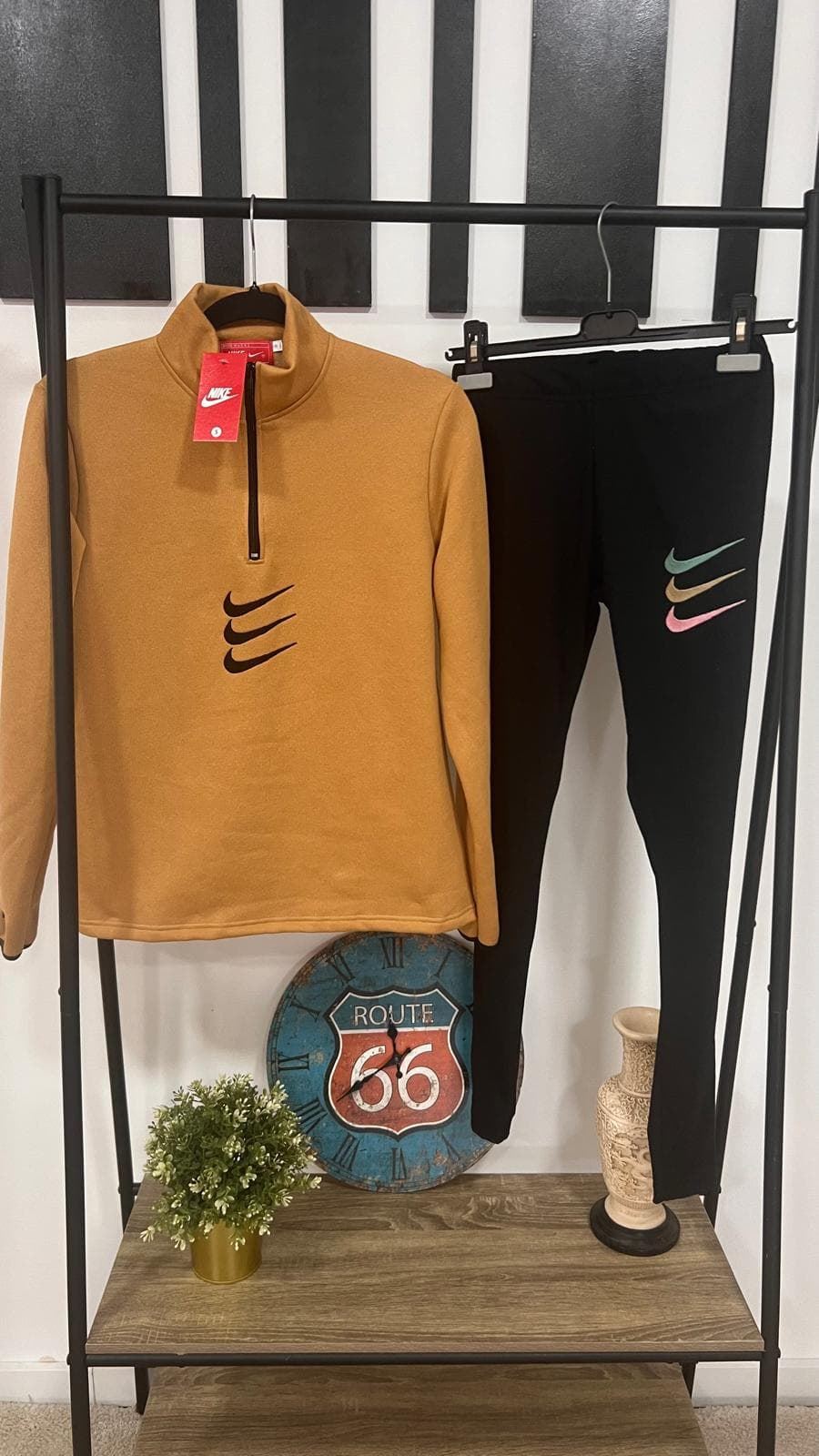 Conjunto Nike mostaza - Imagen 1