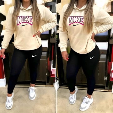 Conjunto Nike para mujer - Imagen 1