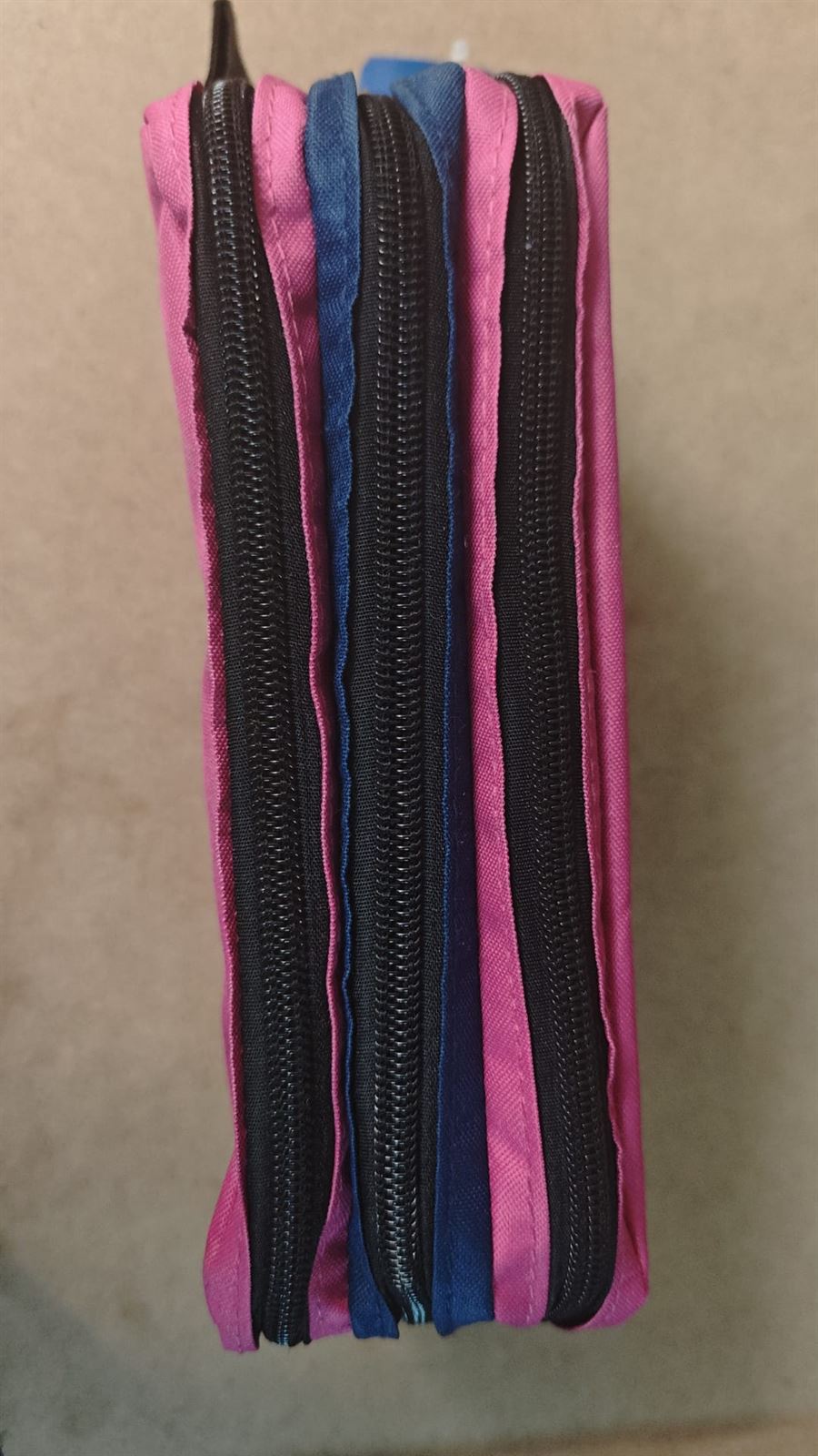 Estuche 3 cremalleras Labubu - Imagen 2