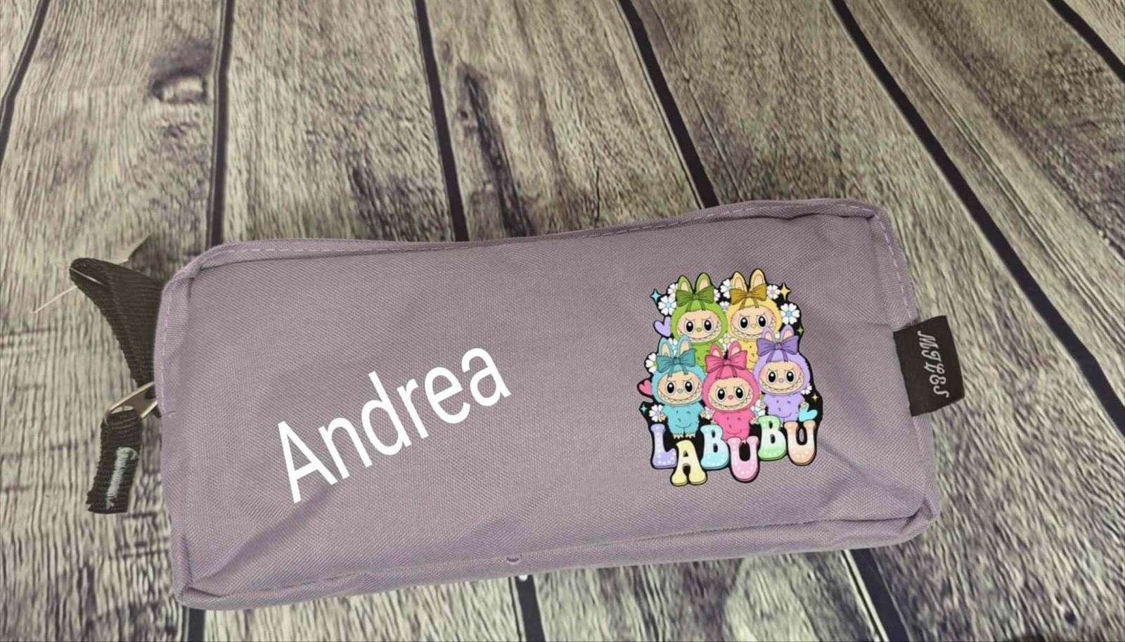 Estuche 3 cremalleras Labubu - Imagen 1