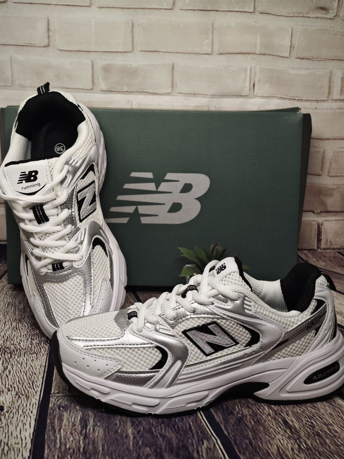 new balance 530 en negro - Imagen 1