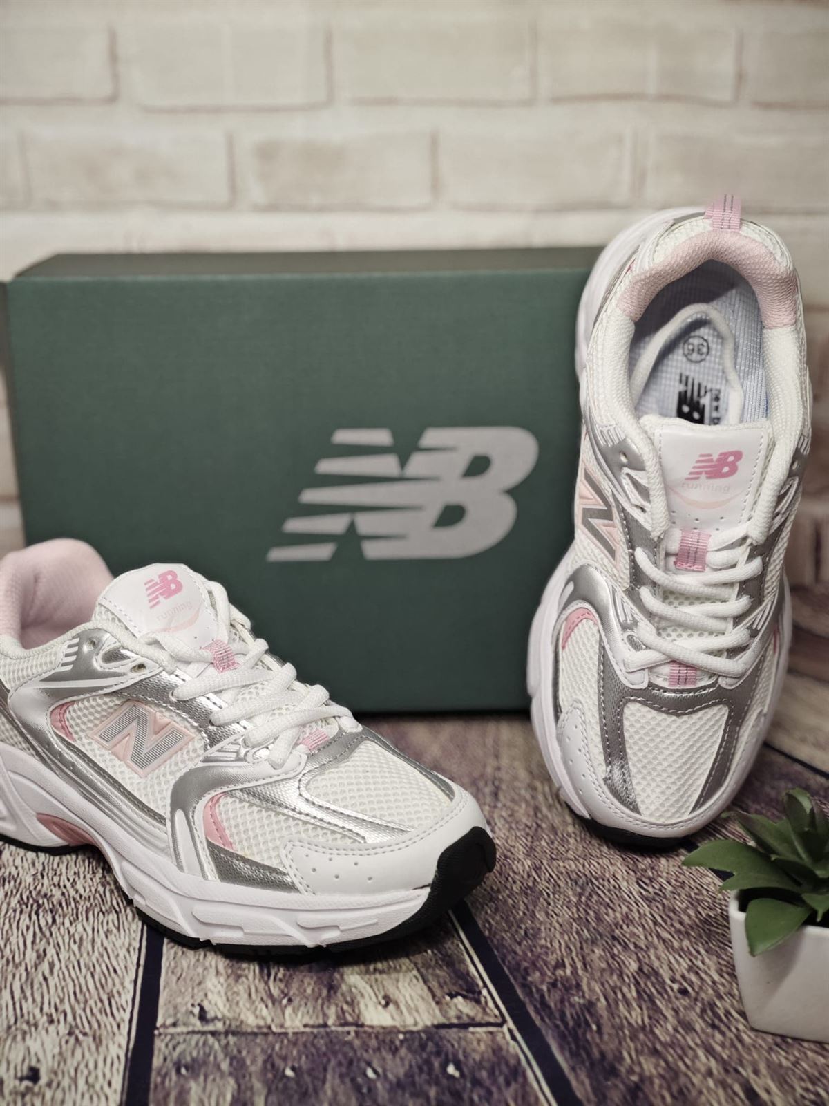 new balance 530 en rosa - Imagen 1