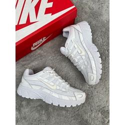 Nike P6000 blanca - Imagen 1