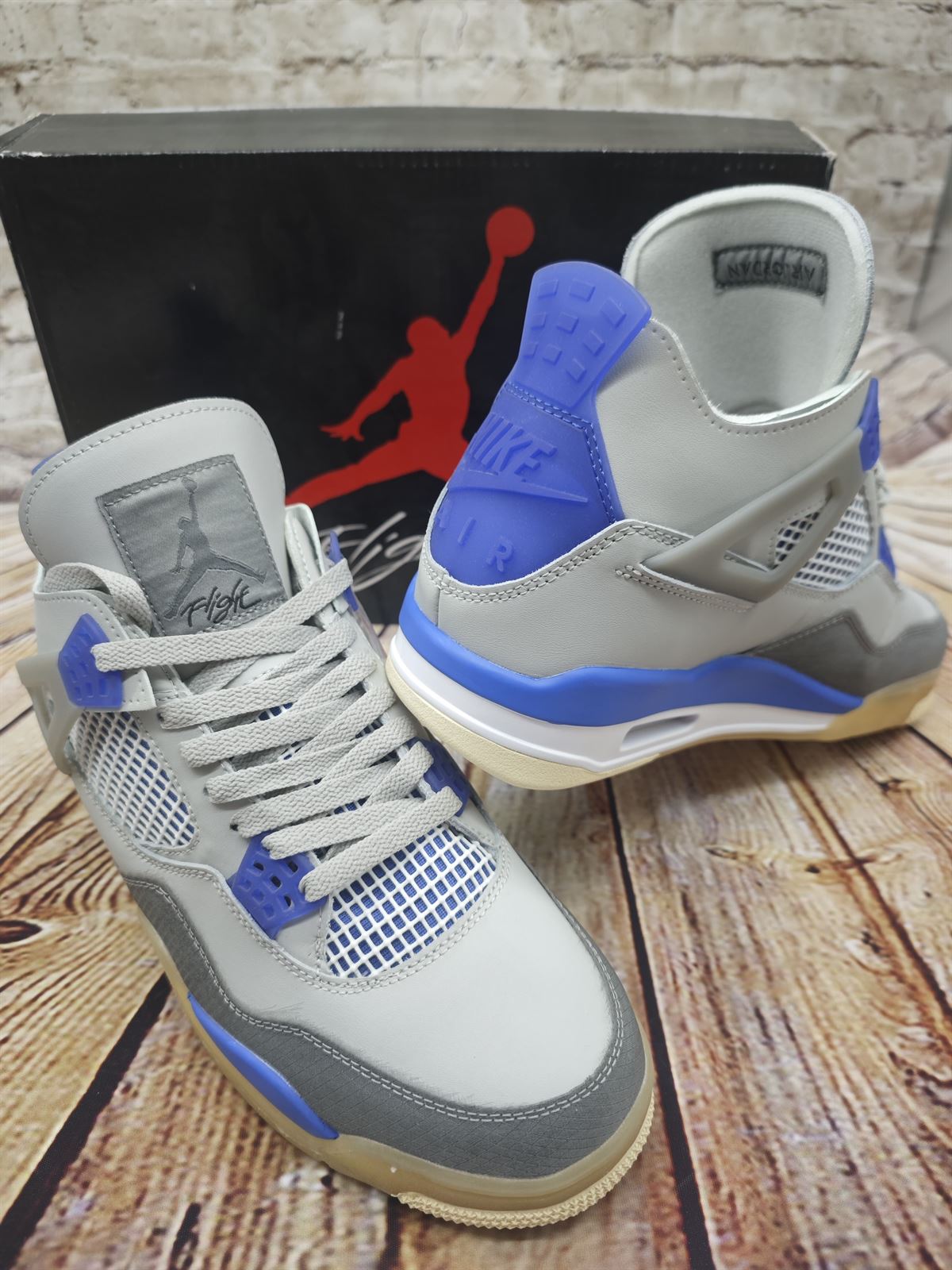 Zapatilla Nike Jordan retro4 - Imagen 4