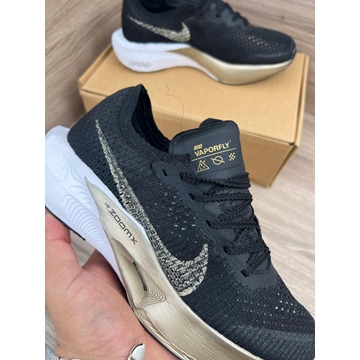 Zapatilla Nike w zoomx vaporfly black gold - Imagen 2