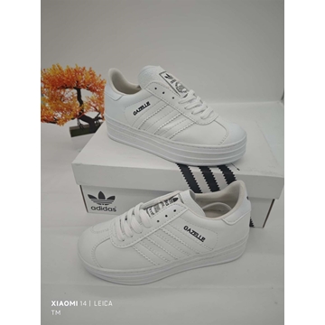 Zapatillas Adidas gazelle blanca - Imagen 1