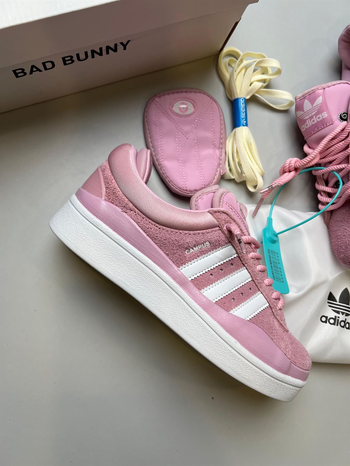 Zapatillas Bad bunny forum rosa - Imagen 3