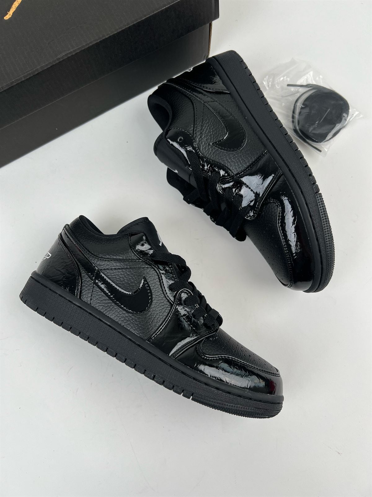Zapatillas Jordan 1 low - Imagen 1
