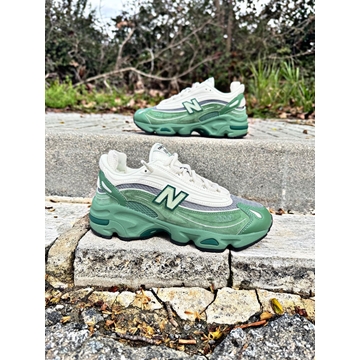 Zapatillas new balance 1000 verde - Imagen 1
