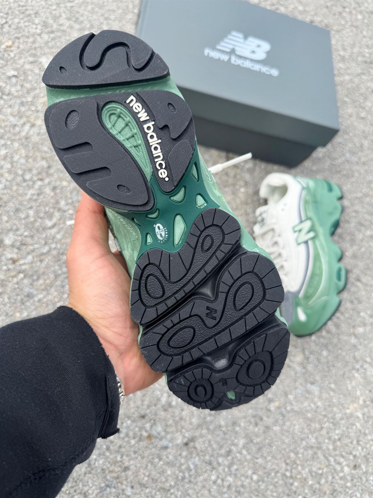 Zapatillas new balance 1000 verde - Imagen 4