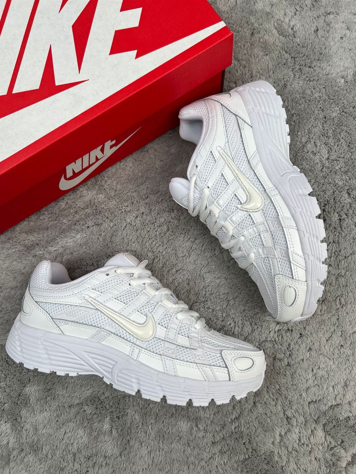 Zapatillas NIKE P6000 blanca - Imagen 1