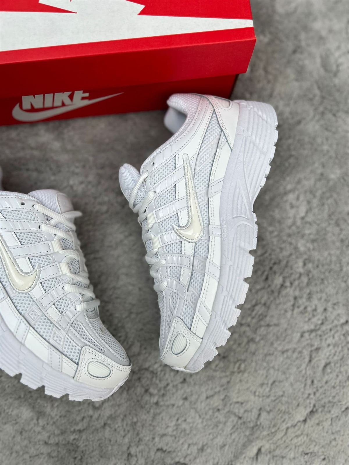 Zapatillas NIKE P6000 blanca - Imagen 4