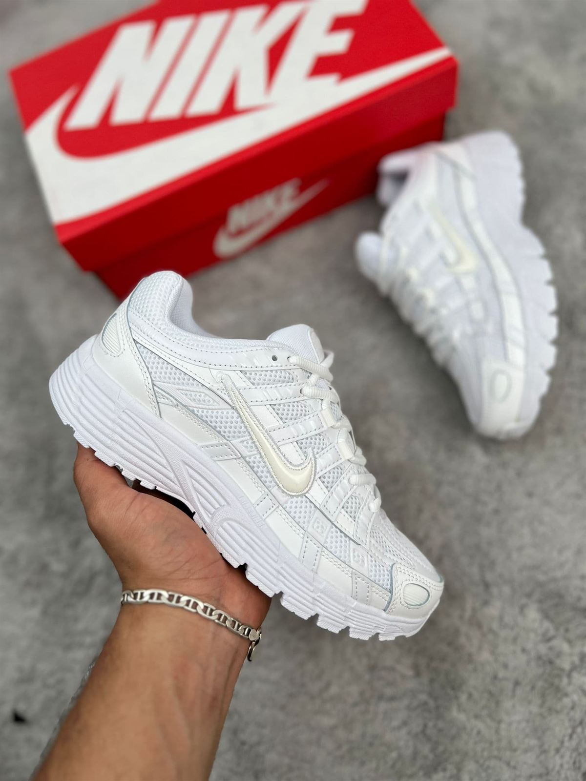 Zapatillas NIKE P6000 blanca - Imagen 6
