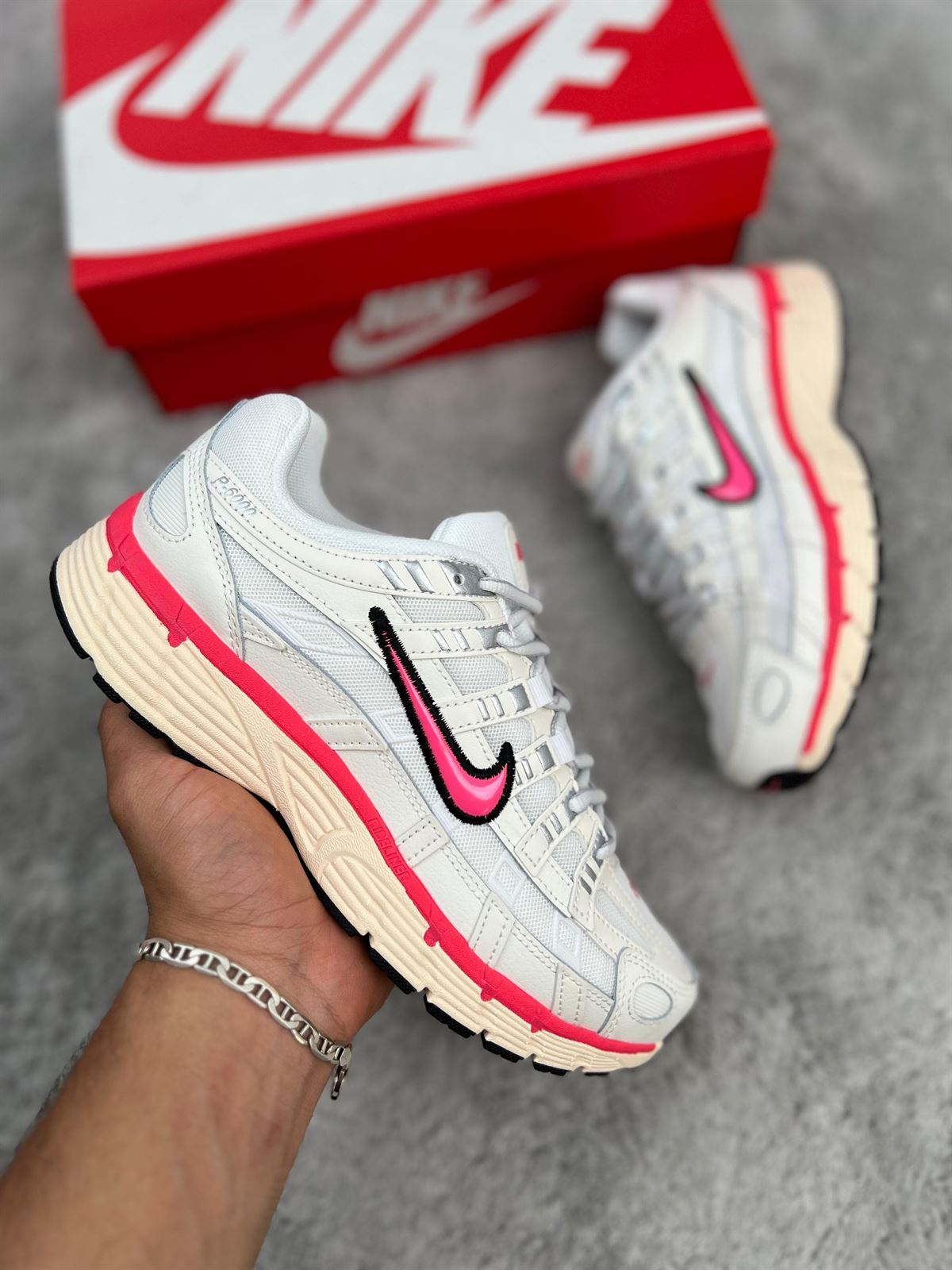 Zapatillas NIKE P6000 pink/White mujer - Imagen 2