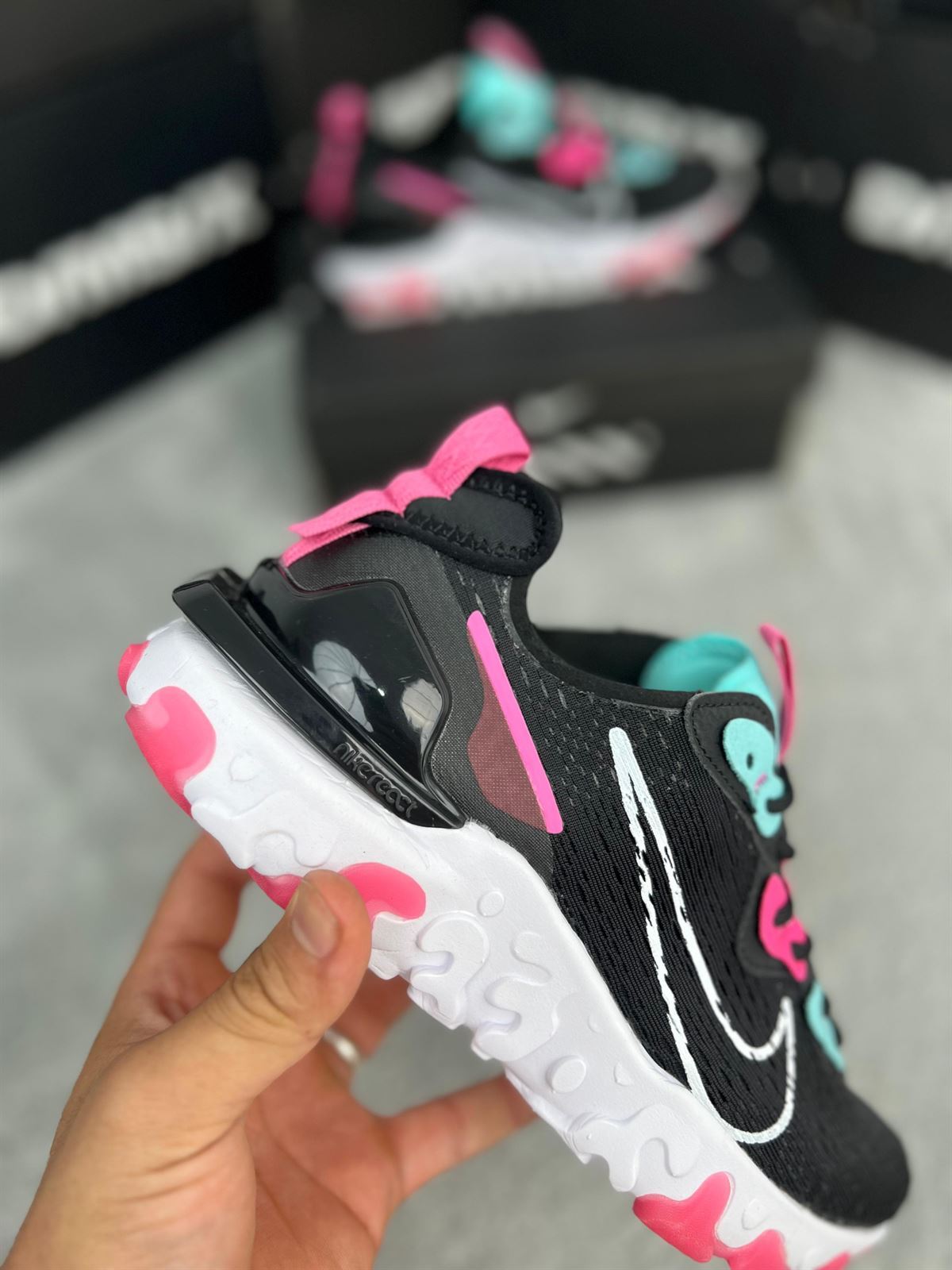 Zapatillas Nike react blanca/Pink mujer - Imagen 2