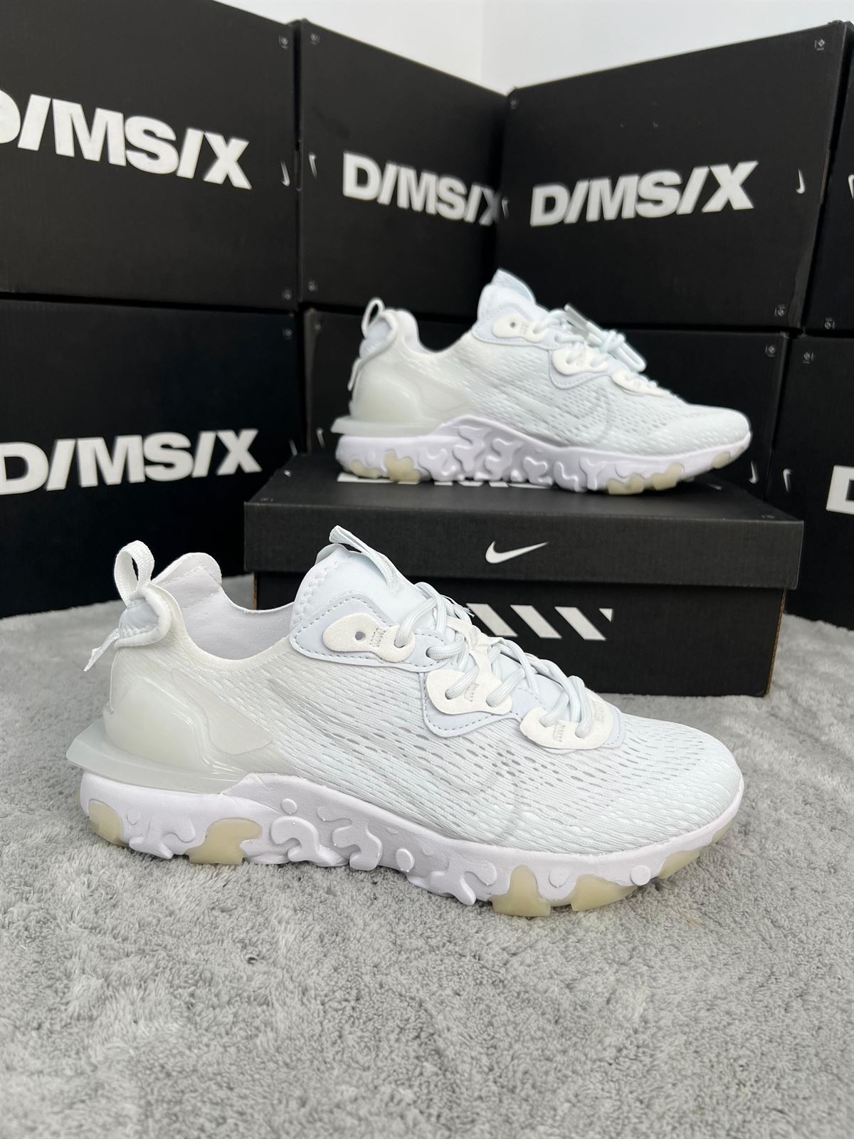 Zapatillas Nike react blanca - Imagen 1